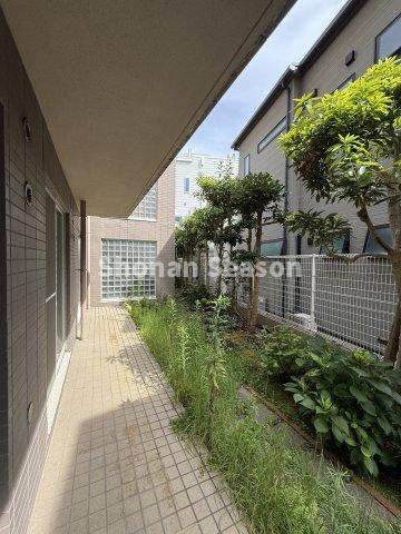 広々とした専用庭で家庭菜園なども楽しめます◎