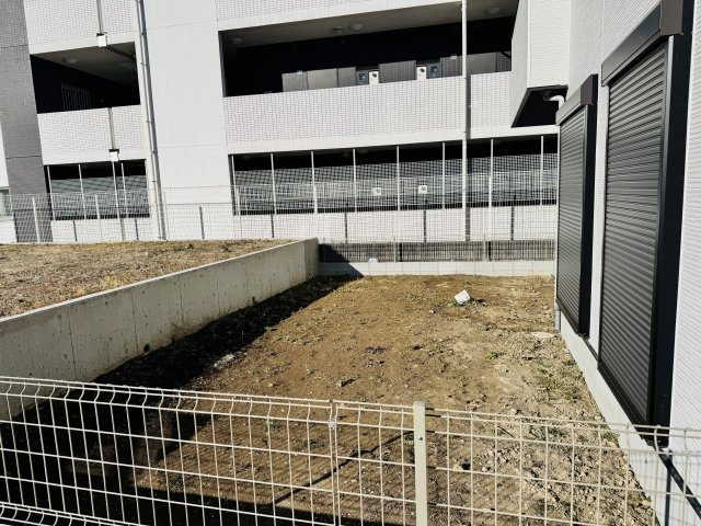 ～ガーデニングなども楽しめる広い庭付き～