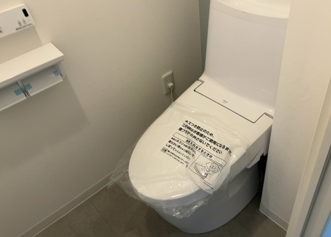トイレは大きさや形、機能、抗菌性などが異なる多種多彩なタイプが各メーカーから出ています。それぞれに良さがあるため、事前にどういったタイプのトイレがいいのかをご家庭内で決めて、内見に行くといいでしょう。