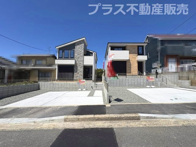現地写真。プラス不動産販売なら、現場の全ての棟をまとめてご見学頂けます。