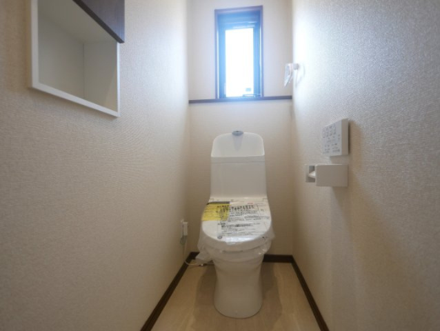 採光も取れるトイレです