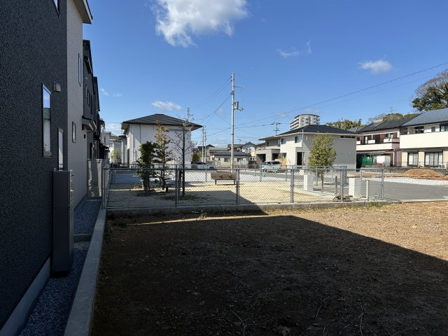 敷地後方。広場があります♪