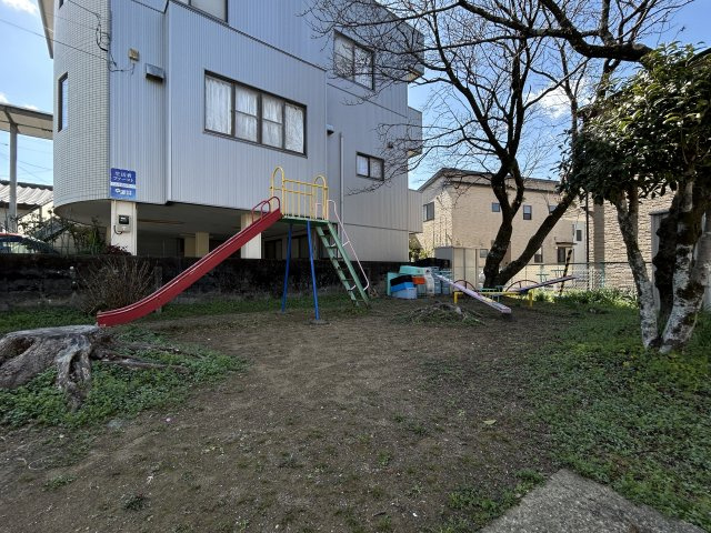 家のすぐ近くに小さな公園があります♪
