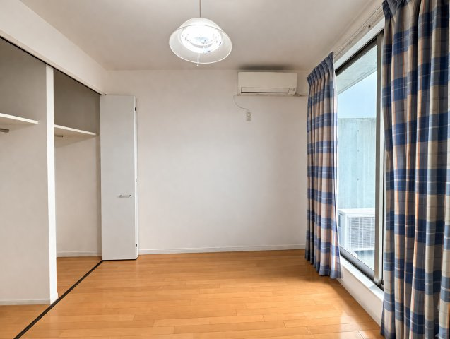 個人の部屋や寝室として使える洋室です