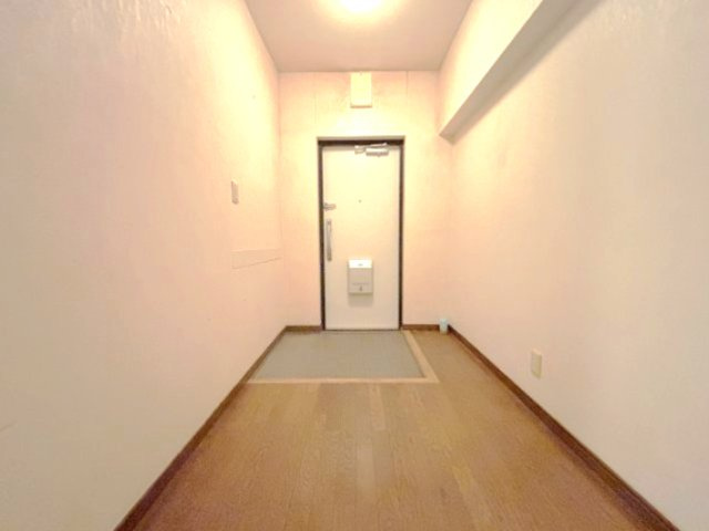 広大な玄関にはシューズボックスを置いても狭くなることはございません。