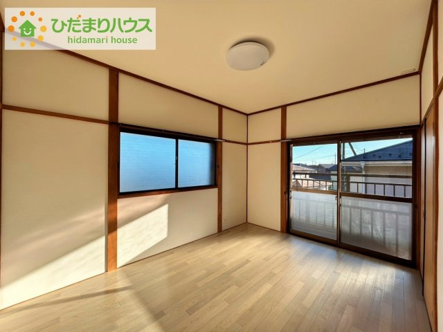 大きなベッドを置いても余裕の広さの主寝室♪♪
