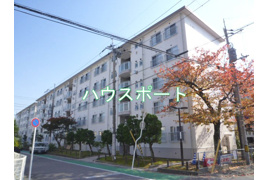 長岡天神ハイツ10棟の外観