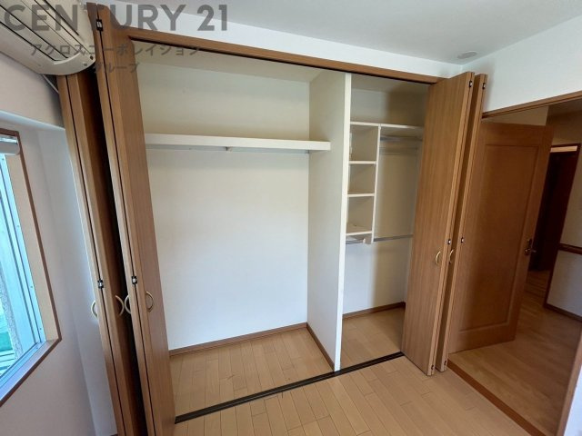 衣類やアクセサリー、小物類の収納が便利で整理整頓がしやすく、部屋の美観を保ちつつ、スペースを最大限に活用できます。衣服のしわやダメージを防ぎ、長持ちさせることができます。　