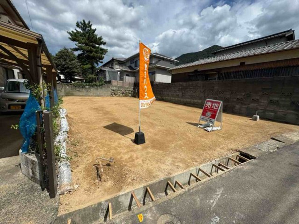 【門司区別院の前面道路含む現地写真】