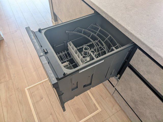 ～食洗機付き　食事後の食器洗いはお任せ、家族でゆっくりとくつろげます～