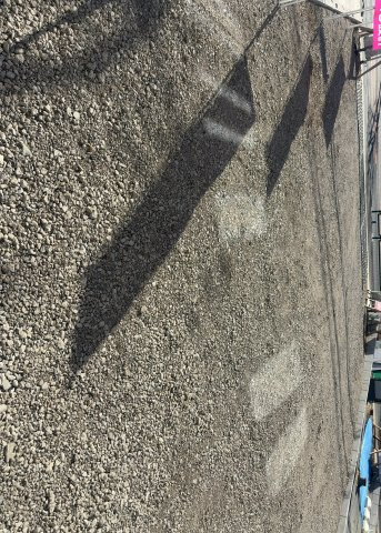 土地の形が極端に長細かったり、狭小地、あるいは道路との高低差がある傾斜地だった場合、後々売ろうとしても買い手がつかない場合もあります。後々、売却することになった時に価値の下がらない土地を選びましょう。