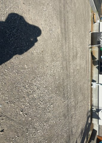 土地を買う際、住む地域の自治体や福祉の補助制度にも注目してみましょう。子供や老人の医療補助やゴミ出しのルールなど、自治体によってルールに大きな違いがあるため、暮らしやすい土地で判断するとよいでしょう。