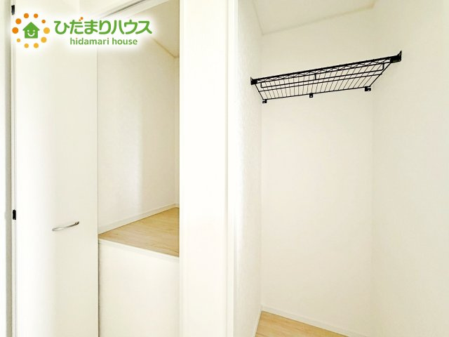 収納があれば物を整理整頓しやすく、部屋が常にすっきりとした状態を保てます。