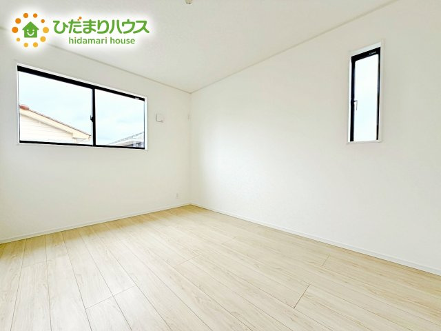 机にベットを置けば子供部屋の完成です！