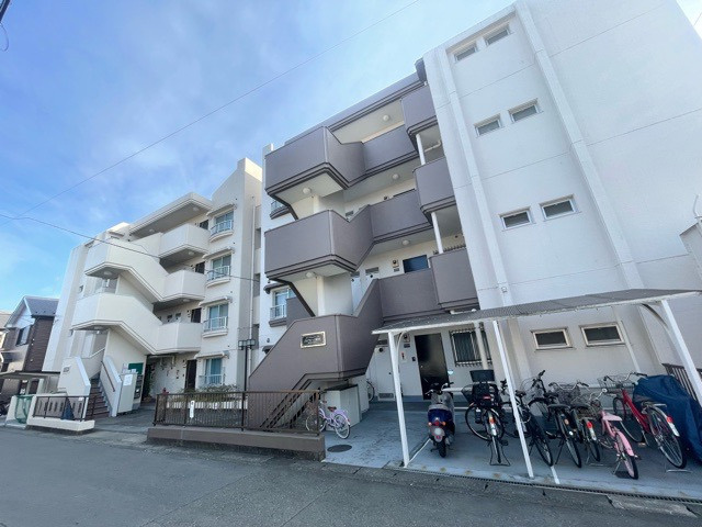 マンションの外観は非常に重要なポイントです！外観の善し悪しは資産価値に大きな影響を与えます。外観のいいマンションを購入することで、高値で売却がしやすく、買い手が見つかりやすいというメリットがあります。