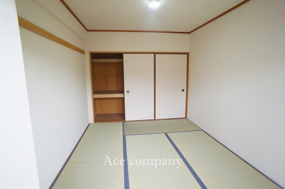 【和室6帖】畳表替え、襖貼替え済み☆押し入れ完備です♪