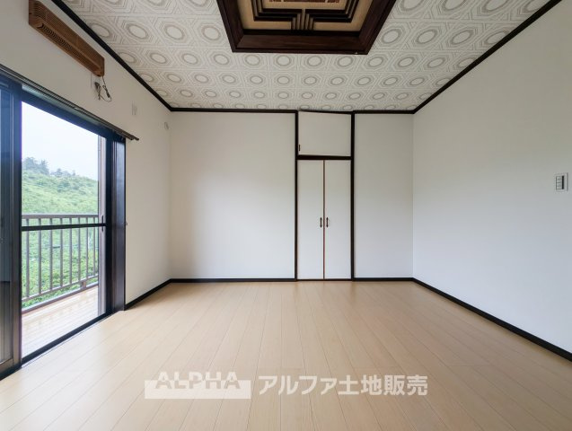 【private　room】　◆使い勝手に配慮された洋室◆ベッドやデスクの配置がしやすく、寝室や書斎など用途に応じて活用可能。日々の暮らしに馴染む空間設計です。