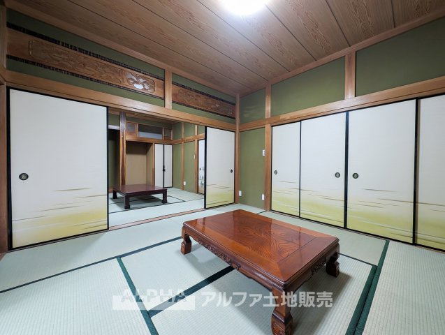 【Japanese-room】　◆和室◆畳ならではの心地よい空間が、毎日の暮らしに安らぎをプラス。家族が自然と集まる居場所になります。
