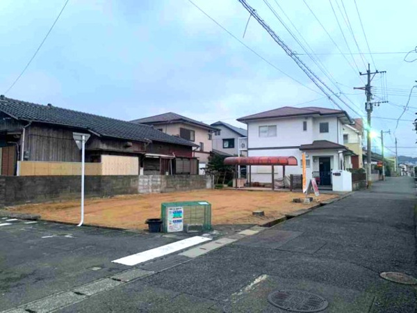 【若園一丁目（13期）の前面道路含む現地写真】