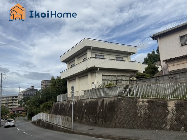 徒歩圏内にスーパーや飲食店など充実で、生活に大変便利な立地です♪お気軽にお問い合わせくださいませ！