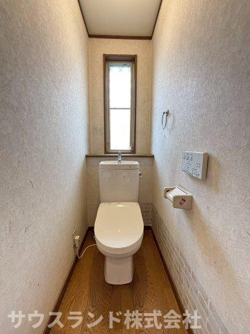 1階・2階それぞれにトイレがあるため、生活シーンに合わせて使い分けしやすいです。