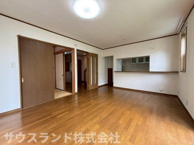 家事、食事、寛ぎ、同じ空間に居ながら、個人の時間も大切にできます。