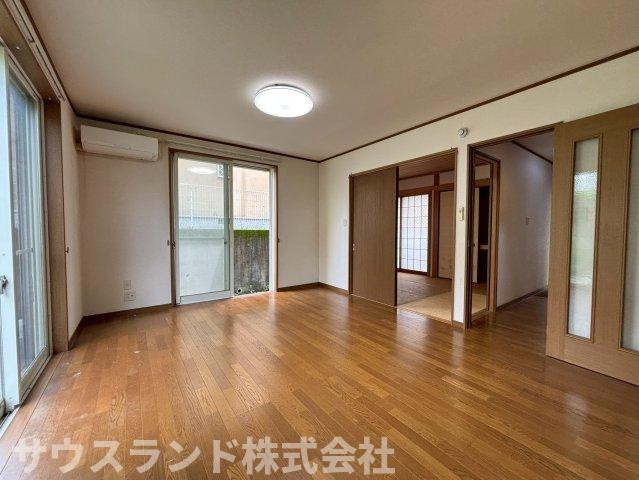 お好きなインテリアで、くつろぎと楽しさが共存する、自分らしいスタイルのリビングに。