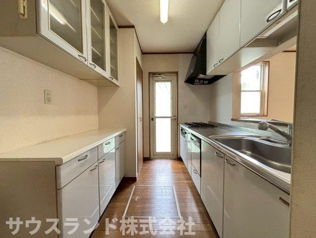 子どもと一緒にお菓子を作ったり、夫婦で並んで夕食を準備したり。広いキッチンが家族の絆を育む場所に。
