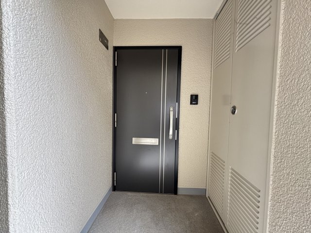 玄関ドアも更新されております！