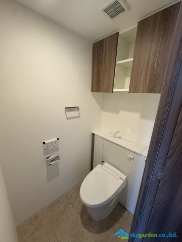 コンパクトで使いやすいトイレです