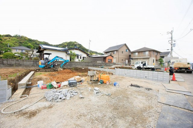 約6.0ｍ幅の前面道路。駐車2台可