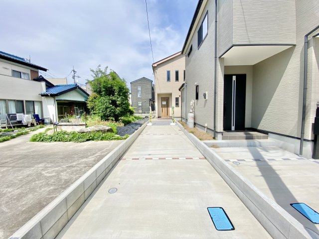A号棟　全居室6帖以上！全居室に収納がある3LDK・WIC！家族のコミュニケーションが取りやすいリビングイン階段！駐車スペース2台可(車種による)！