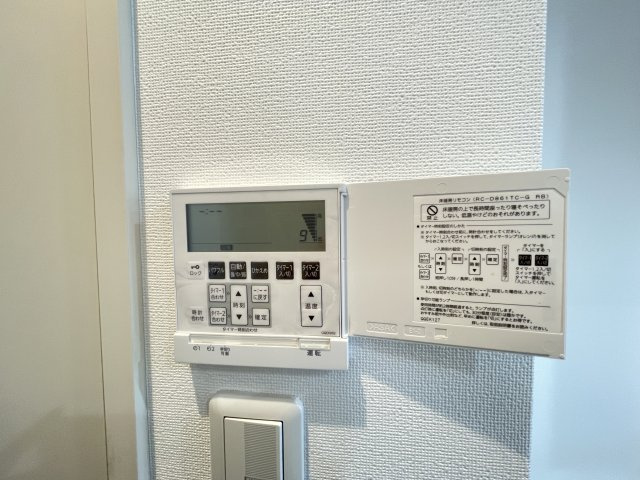 床暖房付きで、寒い冬でも足元から温まります。　