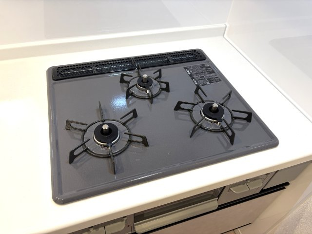 温かいものは温かいまま食卓へ♪3口コンロでお料理効率アップ♪