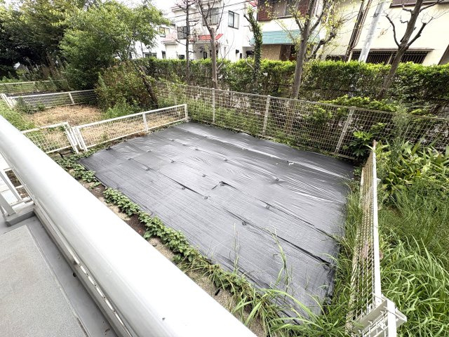専用庭付きで一戸建て感覚の暮らし♪ガーデニングも楽しめます♪
