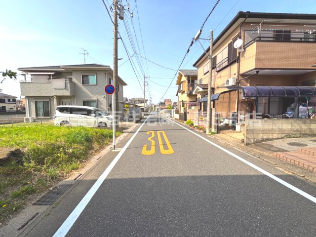 前面道路6ｍで車庫入れスムーズ。無料の間取りプラン承ります。川柳小学校まで徒歩約5分(400ｍ)！