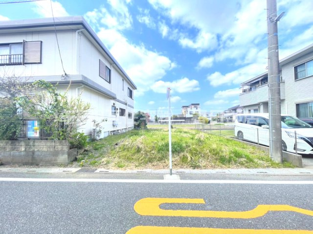 土地面積32坪。自由設計で夢のマイホームはいかがでしょうか。希望の間取りが叶いやすい整形地。