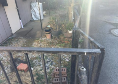土地の形が極端に長細かったり、狭小地、あるいは道路との高低差がある傾斜地だった場合、後々売ろうとしても買い手がつかない場合もあります。後々、売却することになった時に価値の下がらない土地を選びましょう。