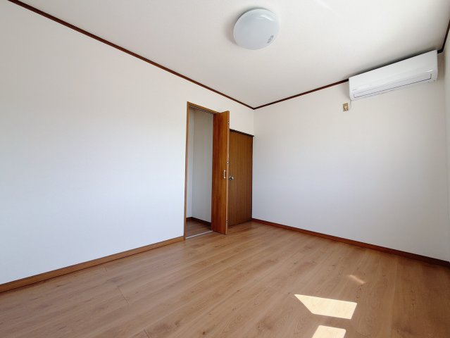 ■2階洋室｜2階各居室には収納をご用意しています♪常にお部屋を綺麗に保てます！小さなお子様も自然とお片付けができるようになるのでうれしいですよね！