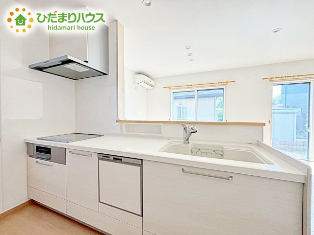 料理をしながらでも、ご家族との会話を楽しめる対面式キッチン♪