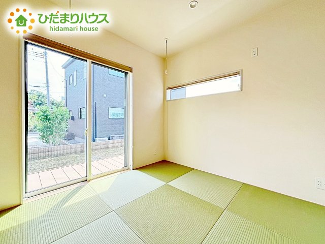 小さなお子さまのいる方におすすめ！リビング横の和室でお子様が遊んでる様子も確認できます(^^)/