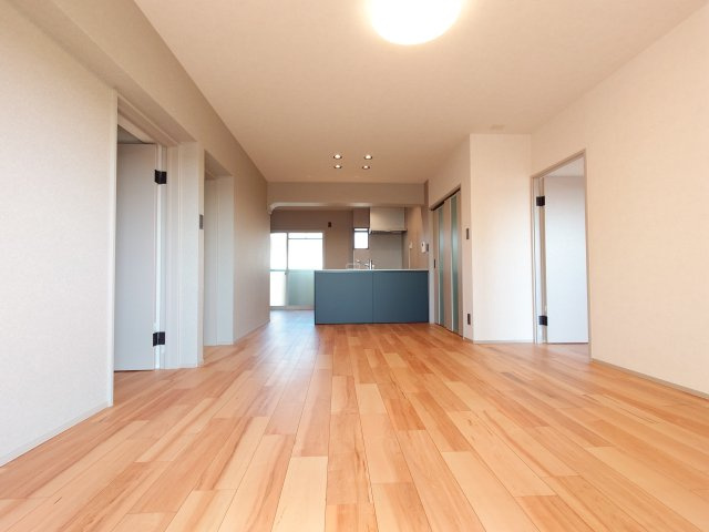 【リノベーション仕様】洗練されたお洒落なデザイン空間！ＬＤＫ16帖、洋室4部屋、収納豊富です♪