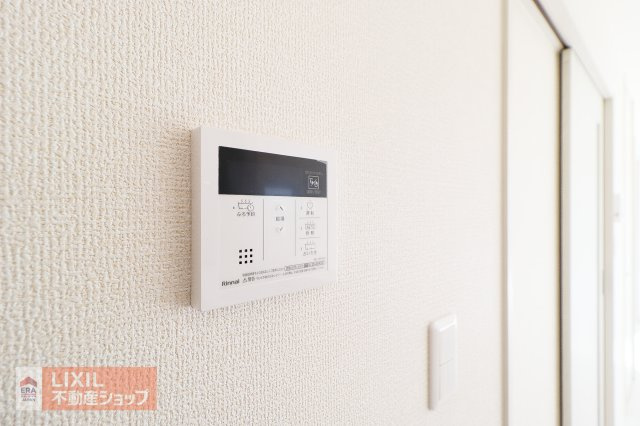 【温水設備】現地完成写真。給湯スイッチ付きで温度調整もラクラクです。