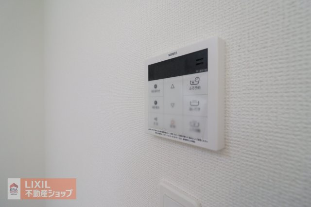 【温水設備】現地完成写真。給湯スイッチ付きで温度調整もラクラクです。