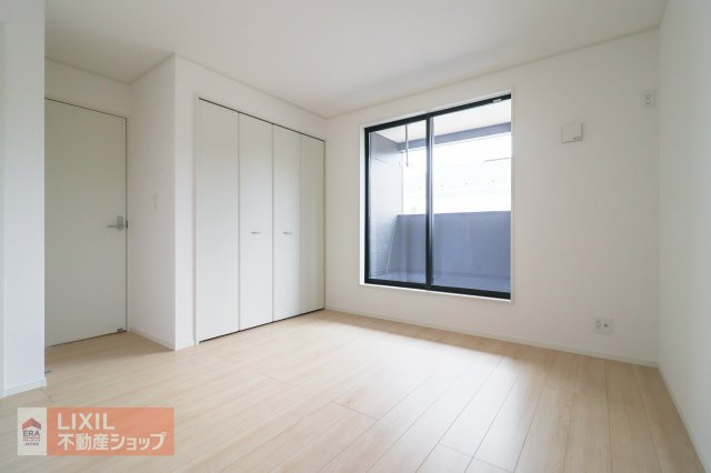 シンプルな内装デザインなので、どんなインテリアにも合わせやすく、お好みの家具を置いて自分だけのお気に入りの空間をつくれます。