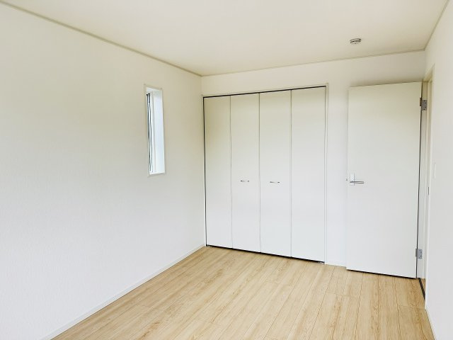～収納力の高いクローゼット完備～