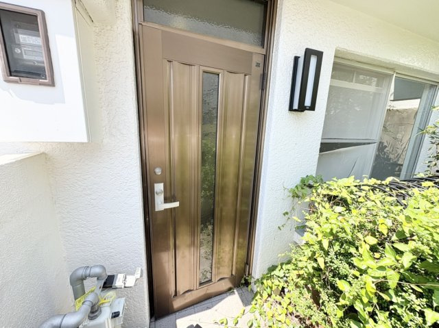 一戸建てのような玄関口がうれしいポイント♪