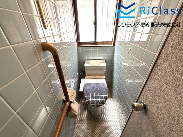1階ウォシュレット付きトイレです