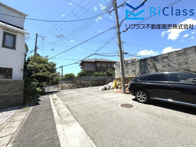 前面道路含む現地写真です