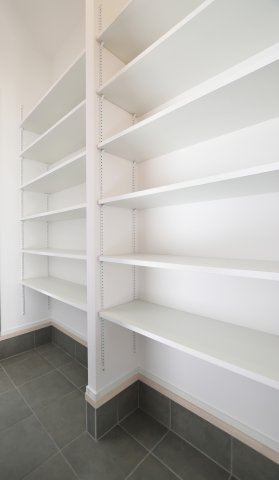 玄関・エントランスのシューズクロークです　※施工イメージとなります